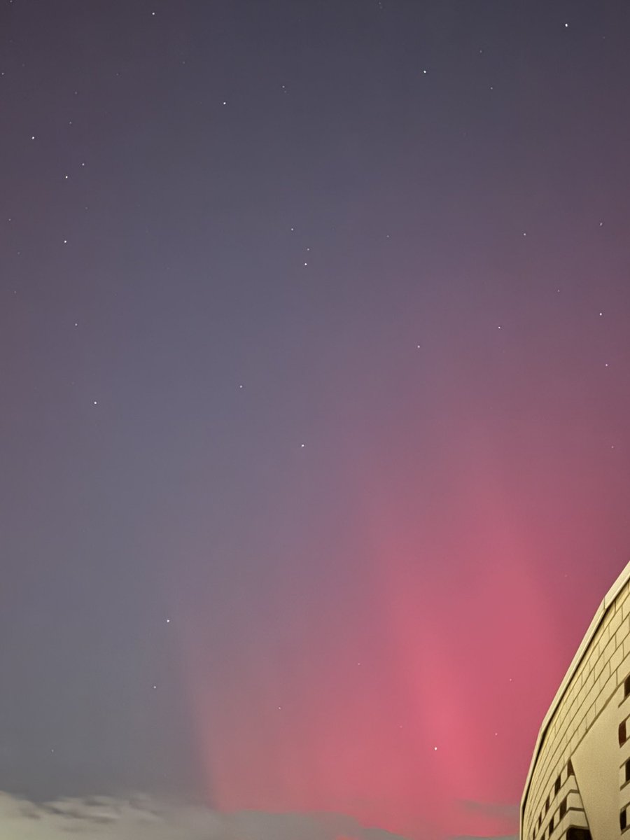 A beautiful reminder to never forget to look up at the stars #aurora