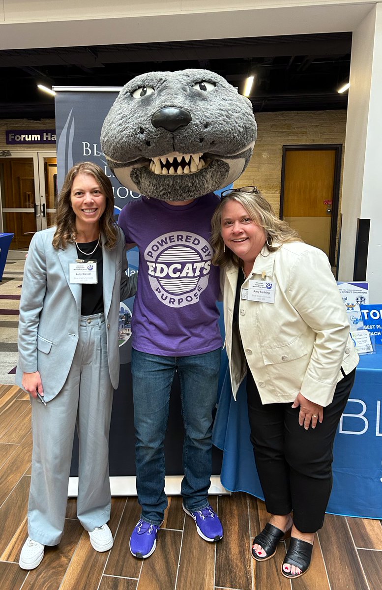 Always a great day when you get to hang out with <a href="/KState/">K-State</a> Willie the Wildcat! <a href="/KSUCollegeofEd/">K-State College of Ed</a>! 💜 <a href="/Farthing_Amy/">Amy Farthing</a>