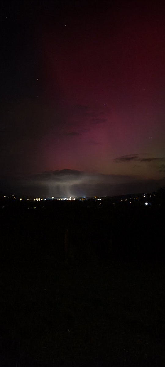 walshe_t's tweet photo. Northern Lights Castleisland ✨️ https://t.co/ZGXbVwVSDL