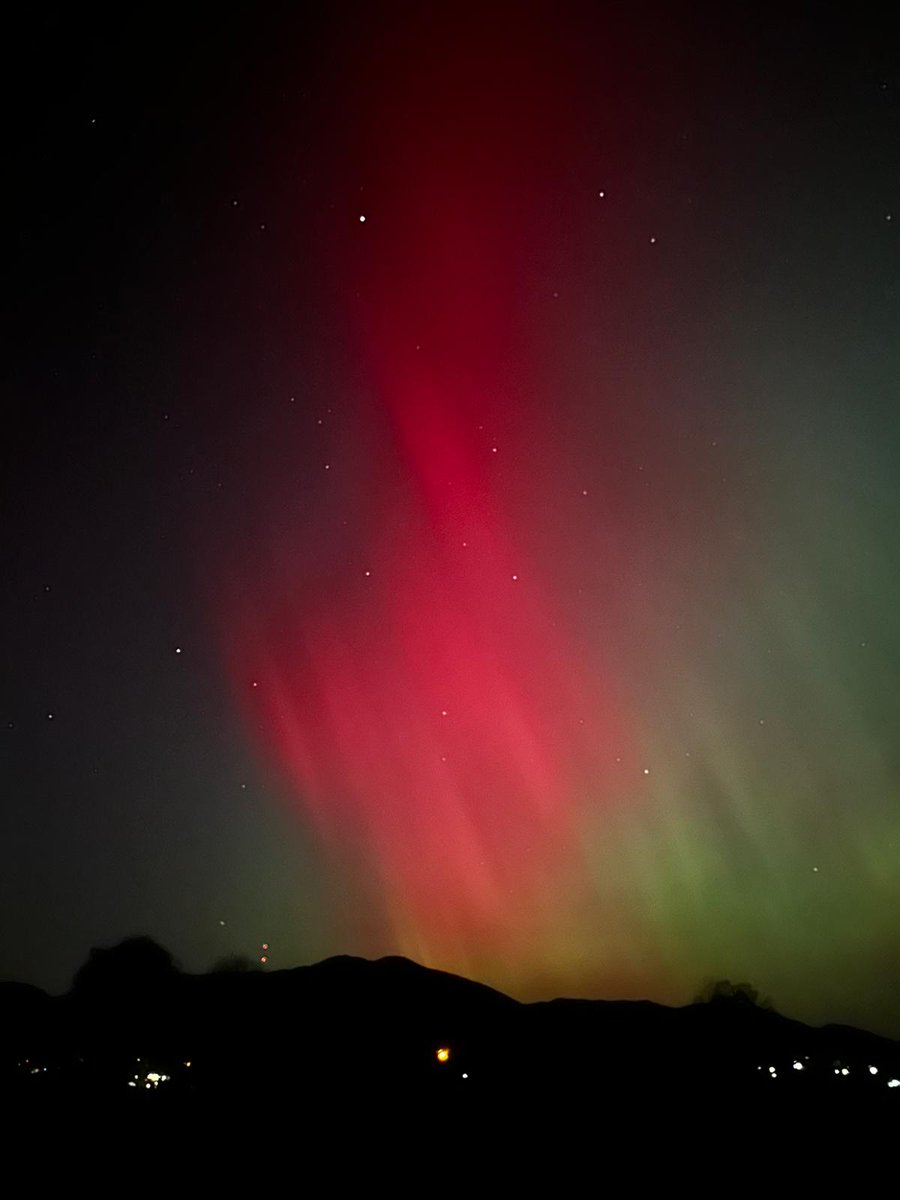 Fabulous Aurora Borealis tonight 🤩