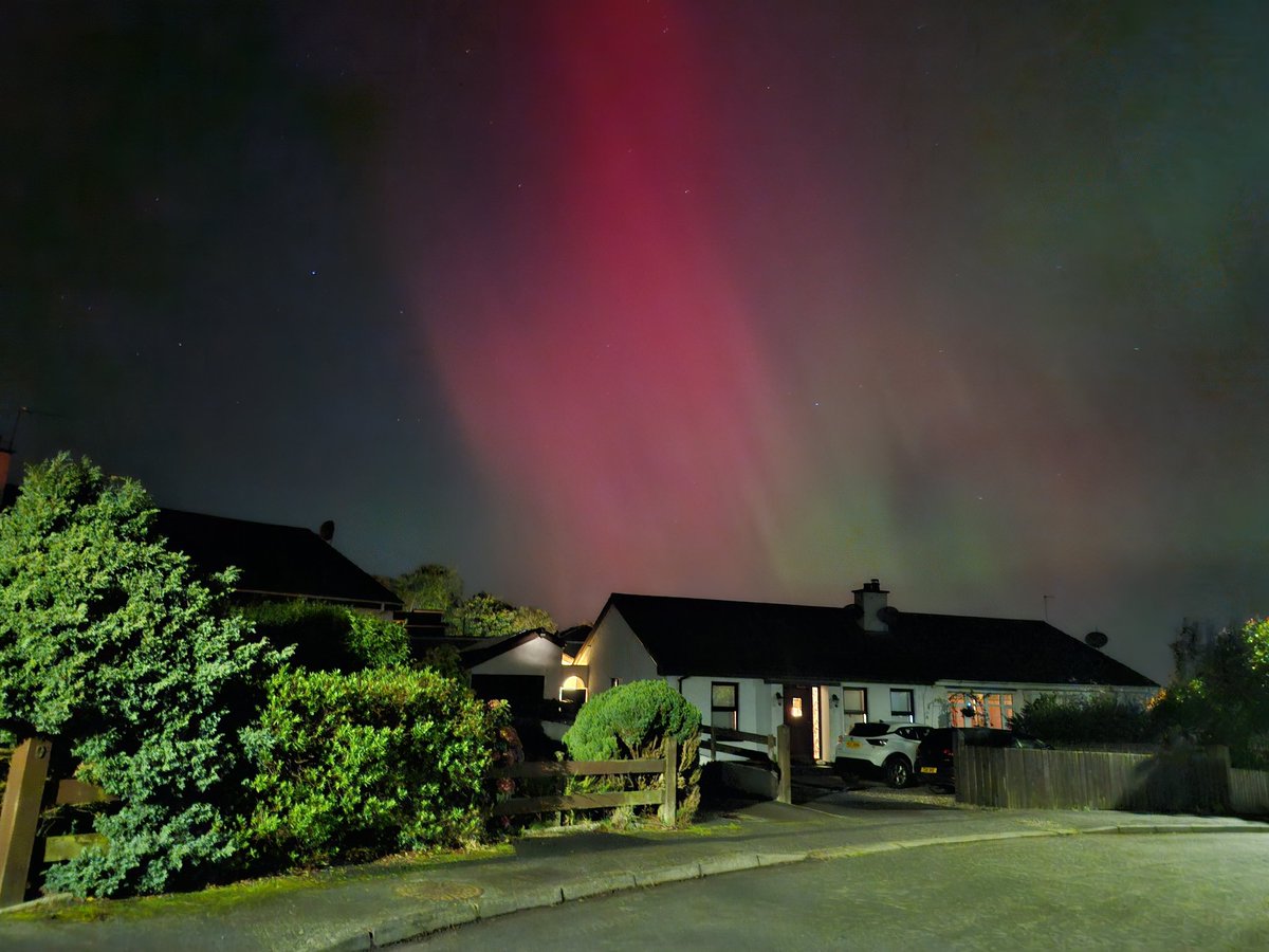 The #northernlights over Kinallen, Co Down tonight 😍