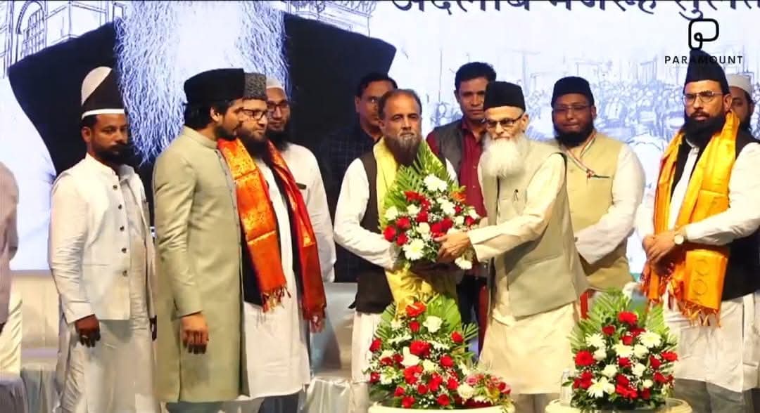 आज मुम्बई में Maulana Aamir Rashadi Madni  साहब की मौजूदगी में मशहूर शायर व बॉलीवुड गीतकार मजरूह सुल्तानपुरी के बेटे अंदलीब मजरूह सुल्तानपुरी साहब व स्वतंत्रता संग्राम सेनानी मौलाना हसरत मोहानी के पर पोते शानुल सैयद साहब व मौलाना अब्दुर्रब मदनी साहब ने RUC जॉइन किया।