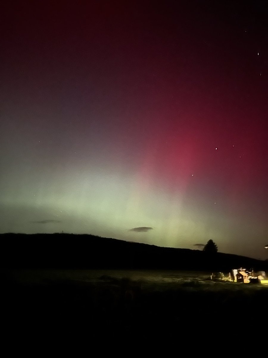 Aurora in Inchigeela, Co.Cork, <a href="/CarlowWeather/">Carlow Weather</a>. Amazing views!

#NorthernLights