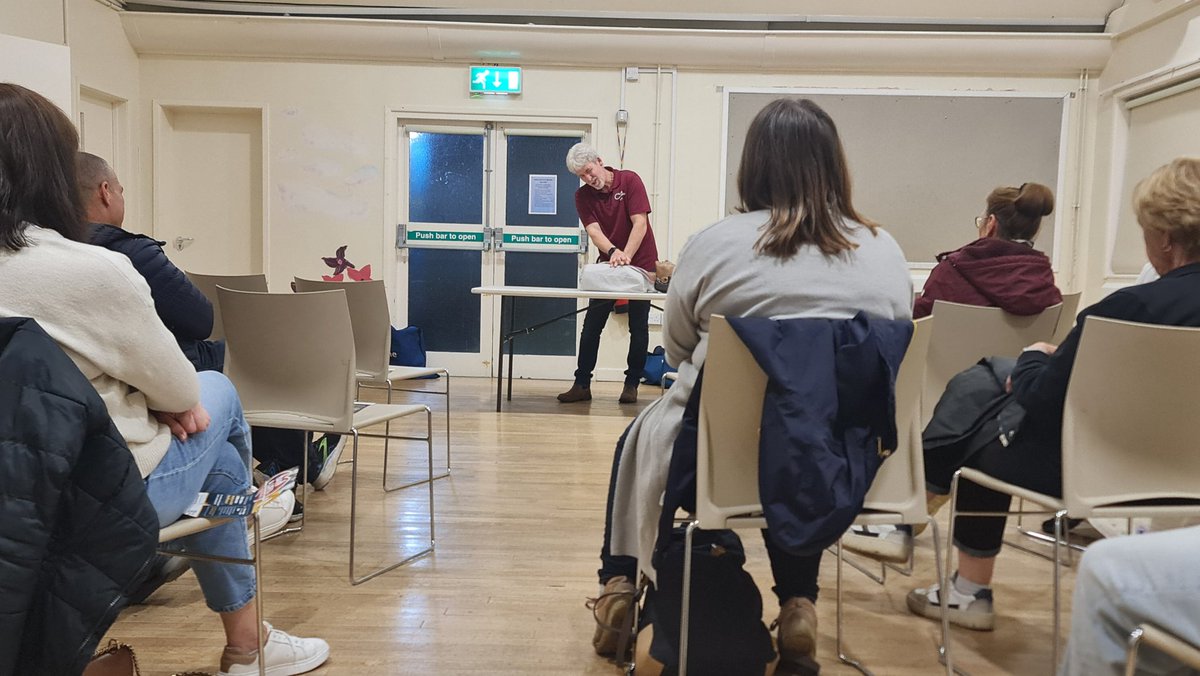 BENEA5T's tweet photo. It's our @counts_cpr 60th *Free* #CPR &amp; #Defibrillator training session in #SuttonColdfield Another 20 locals taught life saving skills. @OFFICIALWMAS @suttonfunrun @Mayor_RoyalSC #Fastaid https://t.co/EJ88wtyKAP