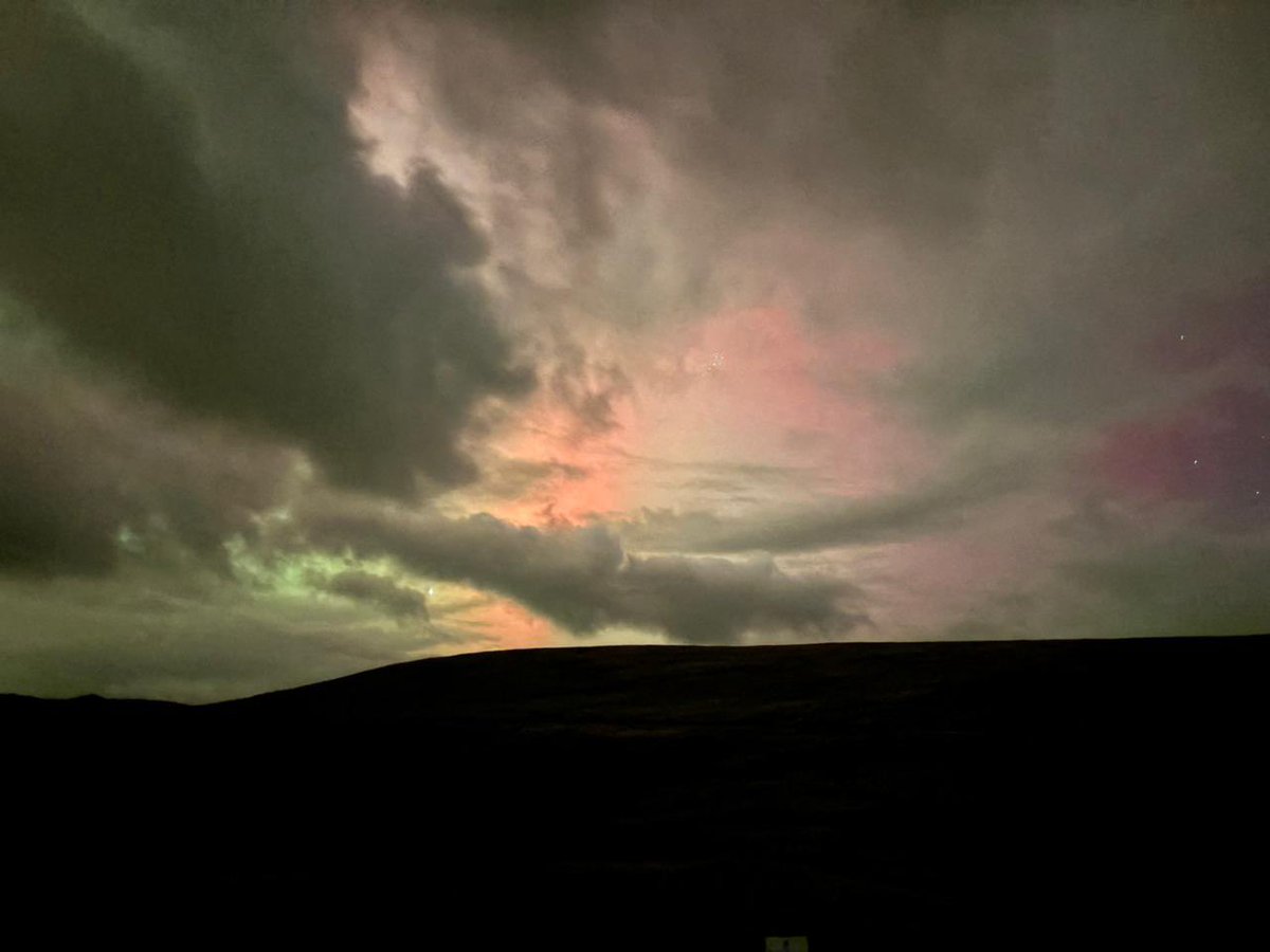 Oh the sky is very different tonight!!