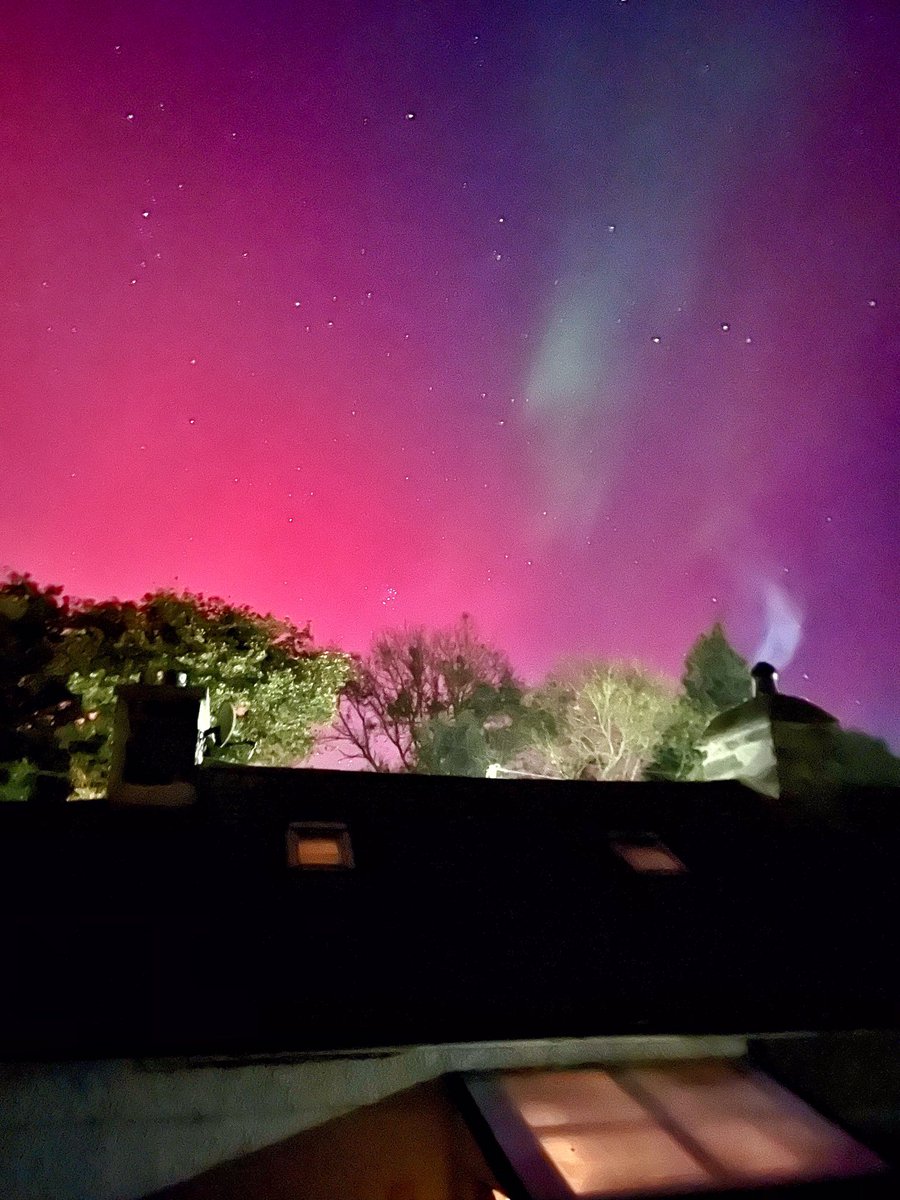 Well, this is a first for me. It’s only an iPhone photo taken of the sky above my house but the aurora is clearly visible to the naked eye #northernlights