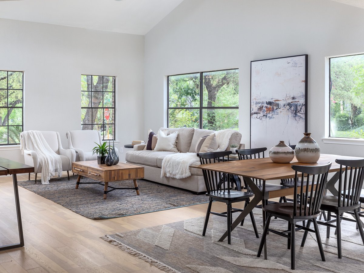 Catalyst_Texas's tweet image. Looking to add windows to your living room? Natural lighting enhances your space by highlighting interior design and improving energy efficiency. ☀️🌳
#NaturalLighting #CatalystAustin #Windows&amp;amp;Doors
catalystaustin.com/window-and-doo…