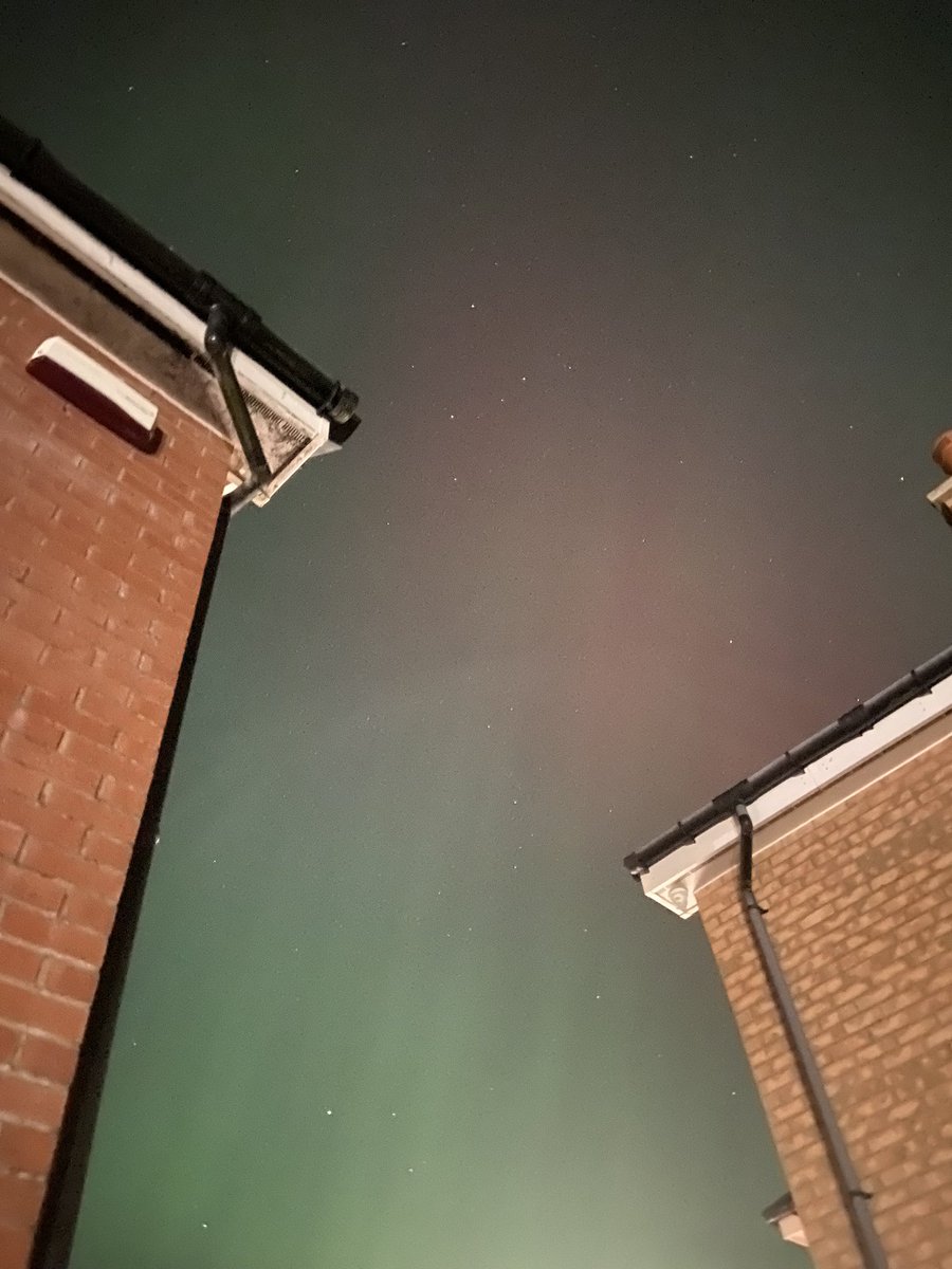_scothammy's tweet photo. @SeanBattyTV Northern Lights in Ayrshire tonight. So pretty 🌍 https://t.co/IzOmJqeYGc