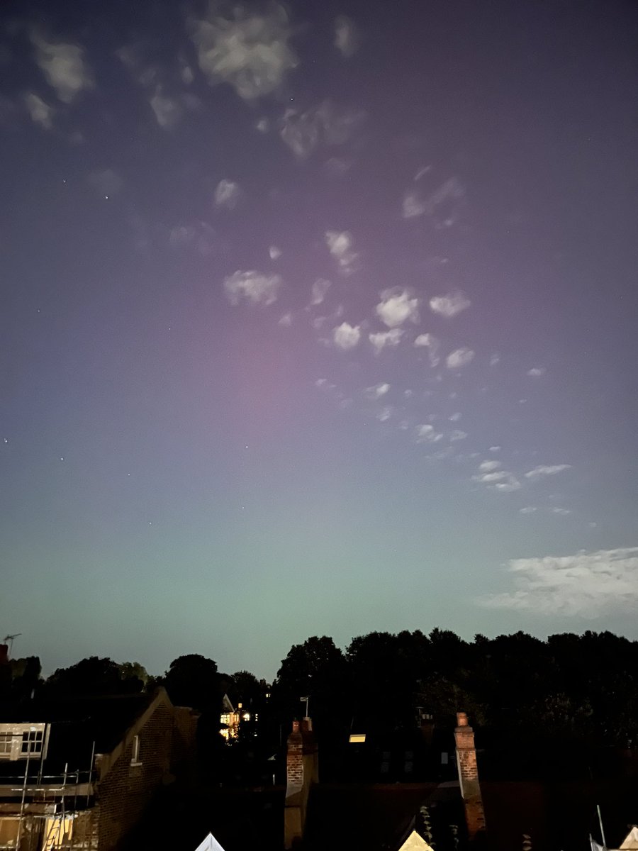 aeshields2's tweet image. The aurora borealis over Hampstead Heath right now. I never thought I’d see it twice in the same year, and from London.