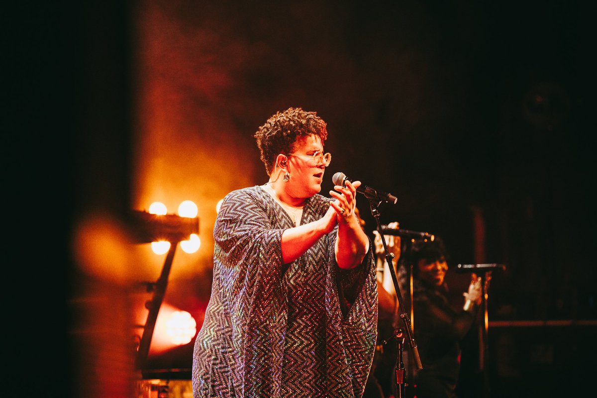 Brittany Howard (@blkfootwhtfoot) on Twitter photo This tour has been going by WAY too fast. Chicago, Minneapolis, Denver! You all blew me away. The vibe each night = UNREAL 😍🔥
Thank y’all for having us and making us feel right at home. What Now?!?! Boise tonight!!!
📸 <a href="/micha3lmartin/">michael martin</a>, <a href="/sarajsfish/">sara fish phototography</a>, <a href="/picsbysila/">sila📸</a> <a href="/aldenbonecutter/">Bonesmasher</a> This tour has been going by WAY too fast. Chicago, Minneapolis, Denver! You all blew me away. The vibe each night = UNREAL 😍🔥
Thank y’all for having us and making us feel right at home. What Now?!?! Boise tonight!!!
📸 <a href="/micha3lmartin/">michael martin</a>, <a href="/sarajsfish/">sara fish phototography</a>, <a href="/picsbysila/">sila📸</a> <a href="/aldenbonecutter/">Bonesmasher</a>