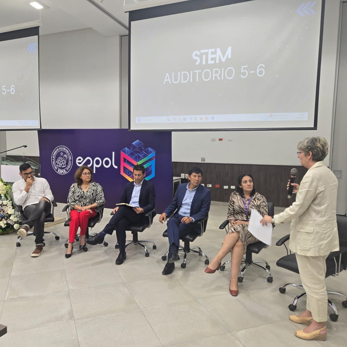 Agrocalidad (@agrocalidadec) on Twitter photo 🤝 Junto a <a href="/Produccion_Ecu/">Ministerio de Producción</a>, <a href="/Arcsa_Ec/">Arcsa Ecuador</a>,  <a href="/INEN_EC/">NormalizaciónEcuador</a> y <a href="/ptb_q5/">PTB's International Cooperation</a> participamos en el Proyecto “Fortalecimiento de la Infraestructura de la Calidad para Cadenas de Valor Rurales Sostenibles” con el objetivo de fortalecer la producción agroindustrial.
#ElNuevoEcuadorResuelve 🇪🇨 🤝 Junto a <a href="/Produccion_Ecu/">Ministerio de Producción</a>, <a href="/Arcsa_Ec/">Arcsa Ecuador</a>,  <a href="/INEN_EC/">NormalizaciónEcuador</a> y <a href="/ptb_q5/">PTB's International Cooperation</a> participamos en el Proyecto “Fortalecimiento de la Infraestructura de la Calidad para Cadenas de Valor Rurales Sostenibles” con el objetivo de fortalecer la producción agroindustrial.
#ElNuevoEcuadorResuelve 🇪🇨