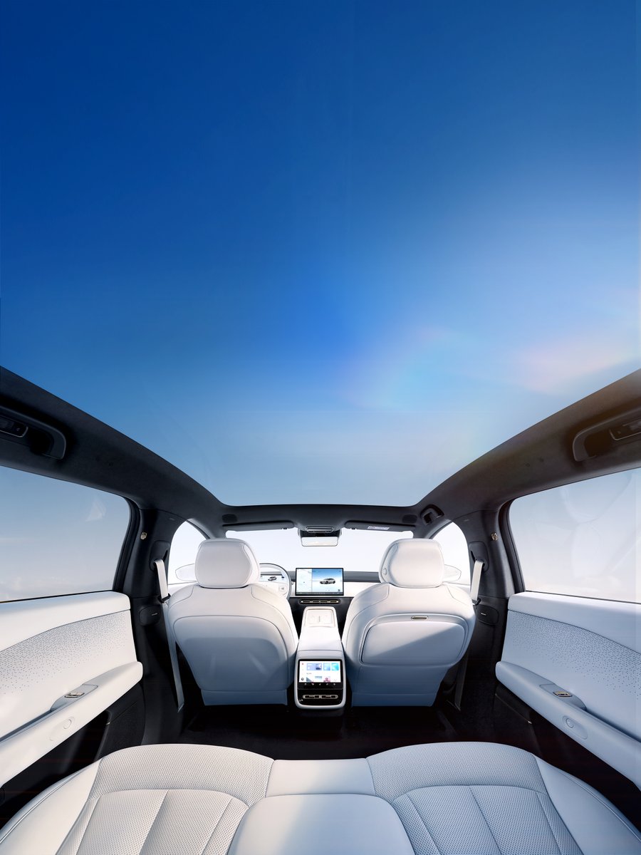 XPENG_Global's tweet photo. Who’s ready for a drive into the future?
🤖 Smarter, safer, and more intuitive driving
💺 SUV-level spaciousness in a sleek sedan
🚗 Unmatched comfort and driving performance
#XPENGDriveChange
#XPENGP7Plus https://t.co/eVra8LHFPB