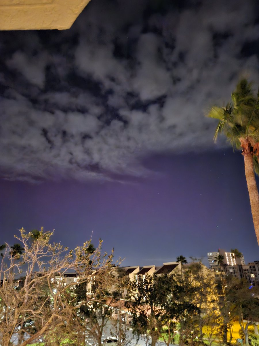 BamamomRTR's tweet photo. @spann I think we can see a little of the Northern Lights across from St Pete Beach, FL.. https://t.co/xqths8x6ls