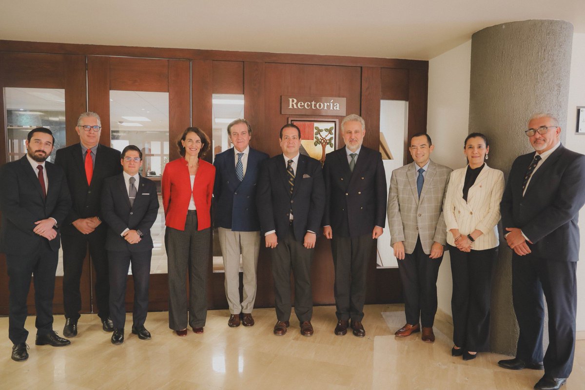 UPGdl's tweet photo. Fortaleciendo lazos diplomáticos. 🇲🇽🇷🇴

Con gran honor recibimos hoy en el campus a Marius Gabriel Lazurca, embajador de Rumania, y Francisco Borrego Estrada, cónsul honorario de Rumania en Guadalajara.

Aquí te contamos los detalles. 👇 https://t.co/tziIfLL9LL