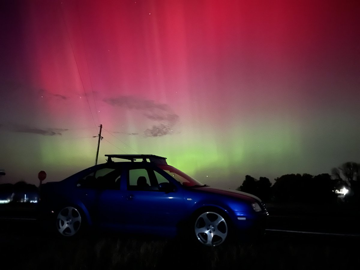 BYTFS_'s tweet photo. West of Leavenworth KS #aurora https://t.co/vdSYy9mvlt