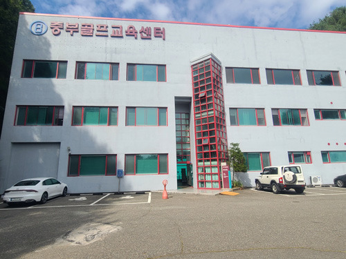 Proswing_Inc's tweet image. [ 스윙플레인 ] 충남 금산 중부대학교 골프연습장
학생들과 회원들 스윙궤도연습

제품문의:1899-6637
proswing.kr
#골프연습머신 전문제조 (주)프로스윙

#골프몸통스윙연습 #골프스윙기 #골프궤도교정머신 #드라이버스윙궤도도구 #아이언스윙궤도도구 #드라이버자세기구 #아이언자세기구
