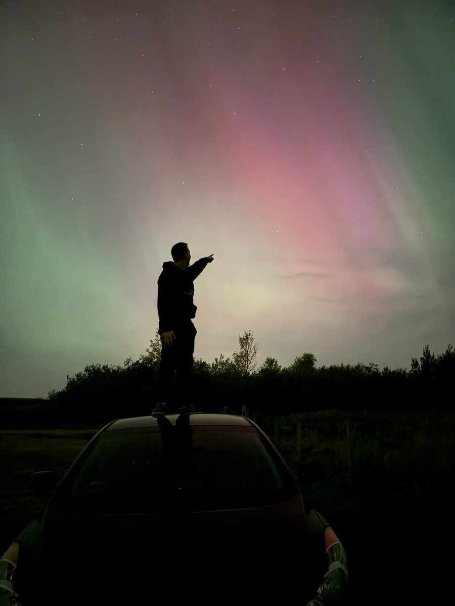 NJCWeather's tweet photo. Wow, that substorm was something else!!! 
Location: 5 miles south of Albany, MN
#mnwx #northernlights @spacewxwatch @TamithaSkov https://t.co/CsowQ4pBe6