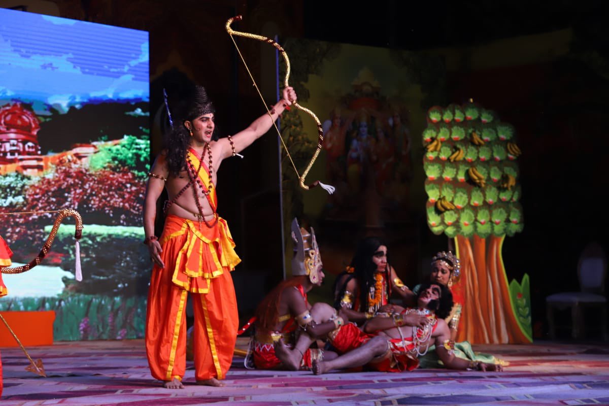 Ramleela_GNW's tweet photo. रामलीला मंचन 2024 की कुछ झलकियाँ

@timesofindia  @JagranNews  @NavbharatTimes @AmarUjalaNews @MinOfCultureGoI  @ShriRamTeerth #ramleela #gaurcity #srst2024 https://t.co/wzPD1yKkA8