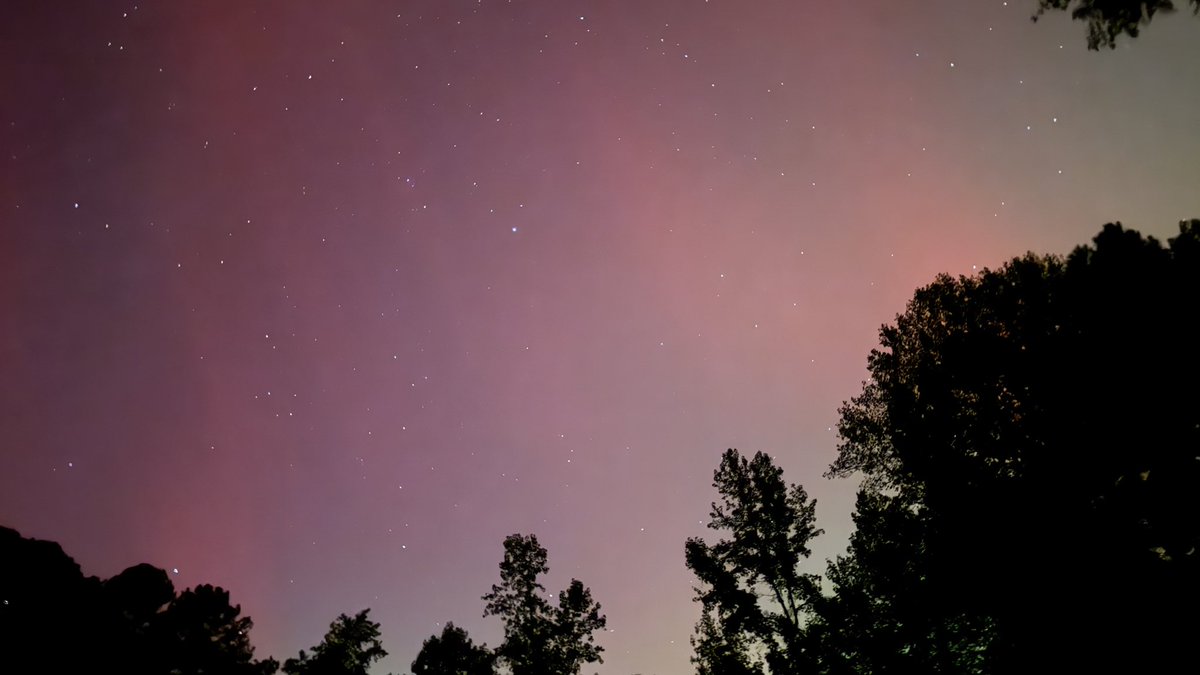 Never thought I’d get to see the Northern Lights at home in Powhatan, Va .  Very cool!  #northernlights