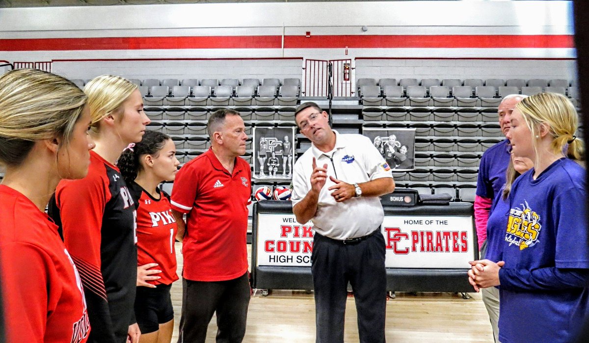 lgscouting's tweet image. #OutNow 🎧 #LGRADIO 
#2a 📂 #SeniorNight 🏐
#Tomorrow  🎥 #LGTV