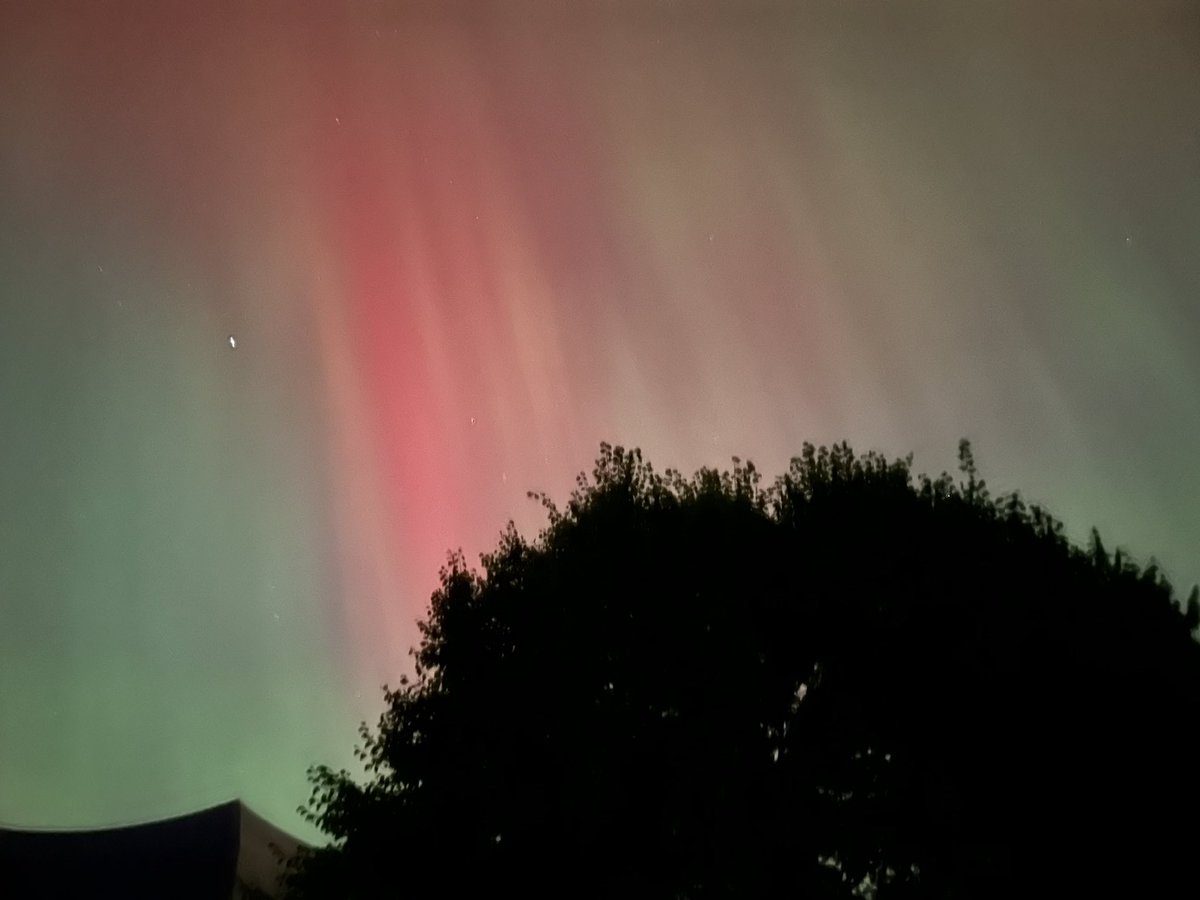 JLRoss1121's tweet photo. #northernlights #ottawa #andrewhaydenpark https://t.co/euXcPdlbXk