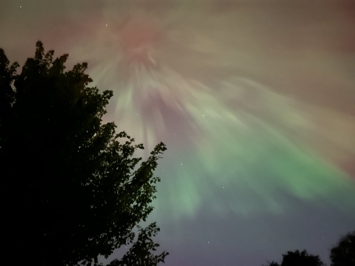 JLRoss1121's tweet photo. #northernlights #ottawa #andrewhaydenpark https://t.co/euXcPdlbXk