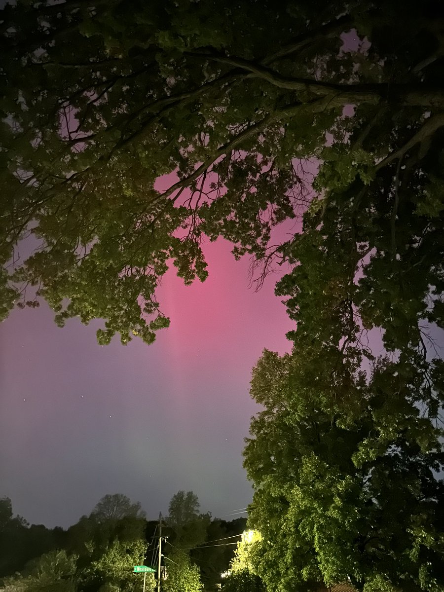 jocii21's tweet photo. Lawrence, ks  #northernlights https://t.co/boUnkf0TJf