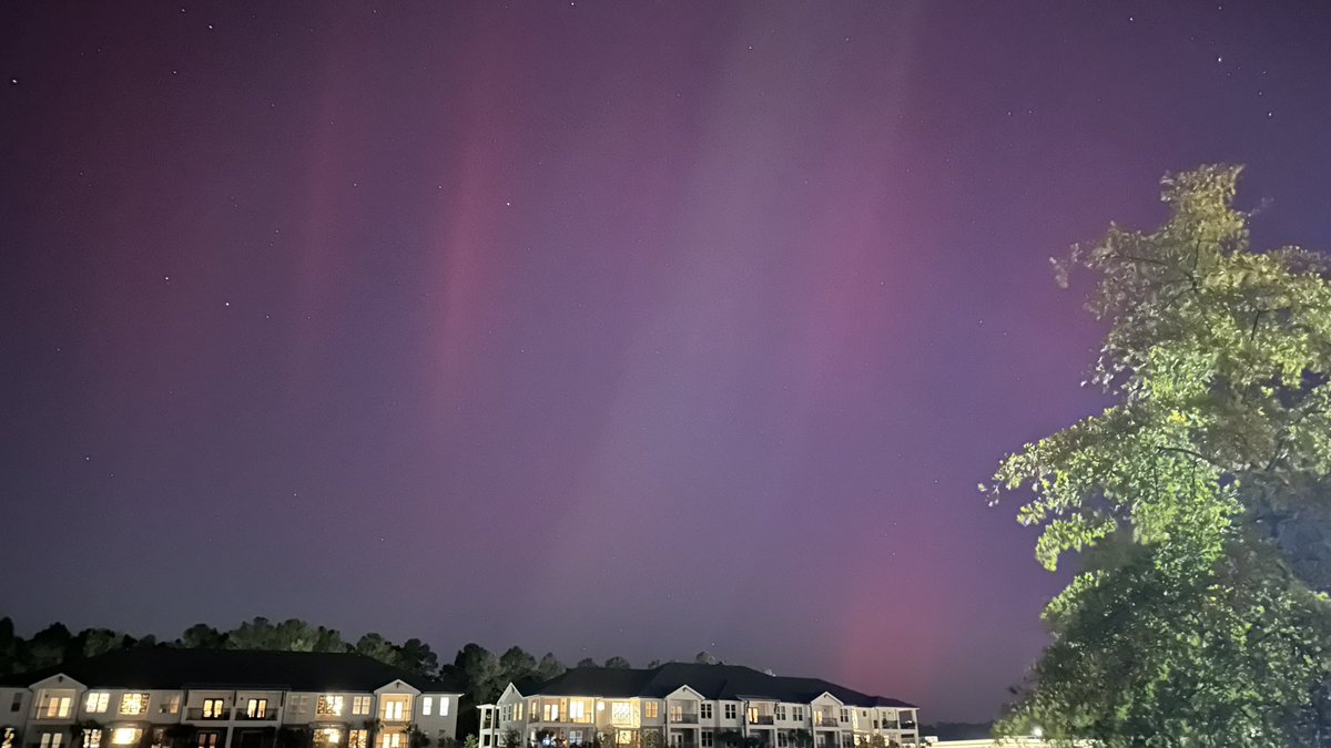 ElCidFan's tweet photo. #Charleston #Auroraborealis https://t.co/NEYqe2u5o1