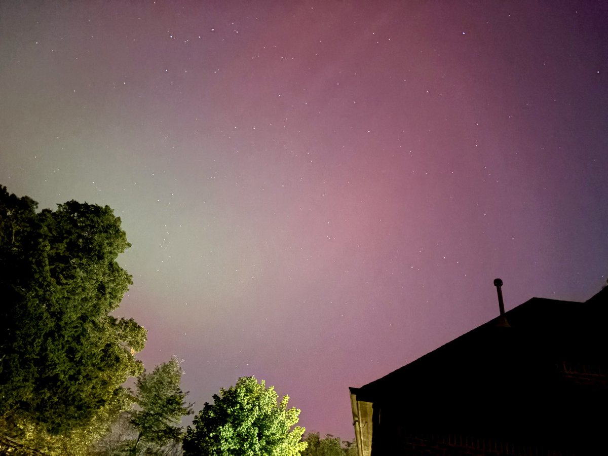Northern lights in the 38002! <a href="/NWSSWPC/">NOAA Space Weather Prediction Center</a> <a href="/NWSMemphis/">NWS Memphis</a> <a href="/memphisweather1/">MemphisWeather.net</a>