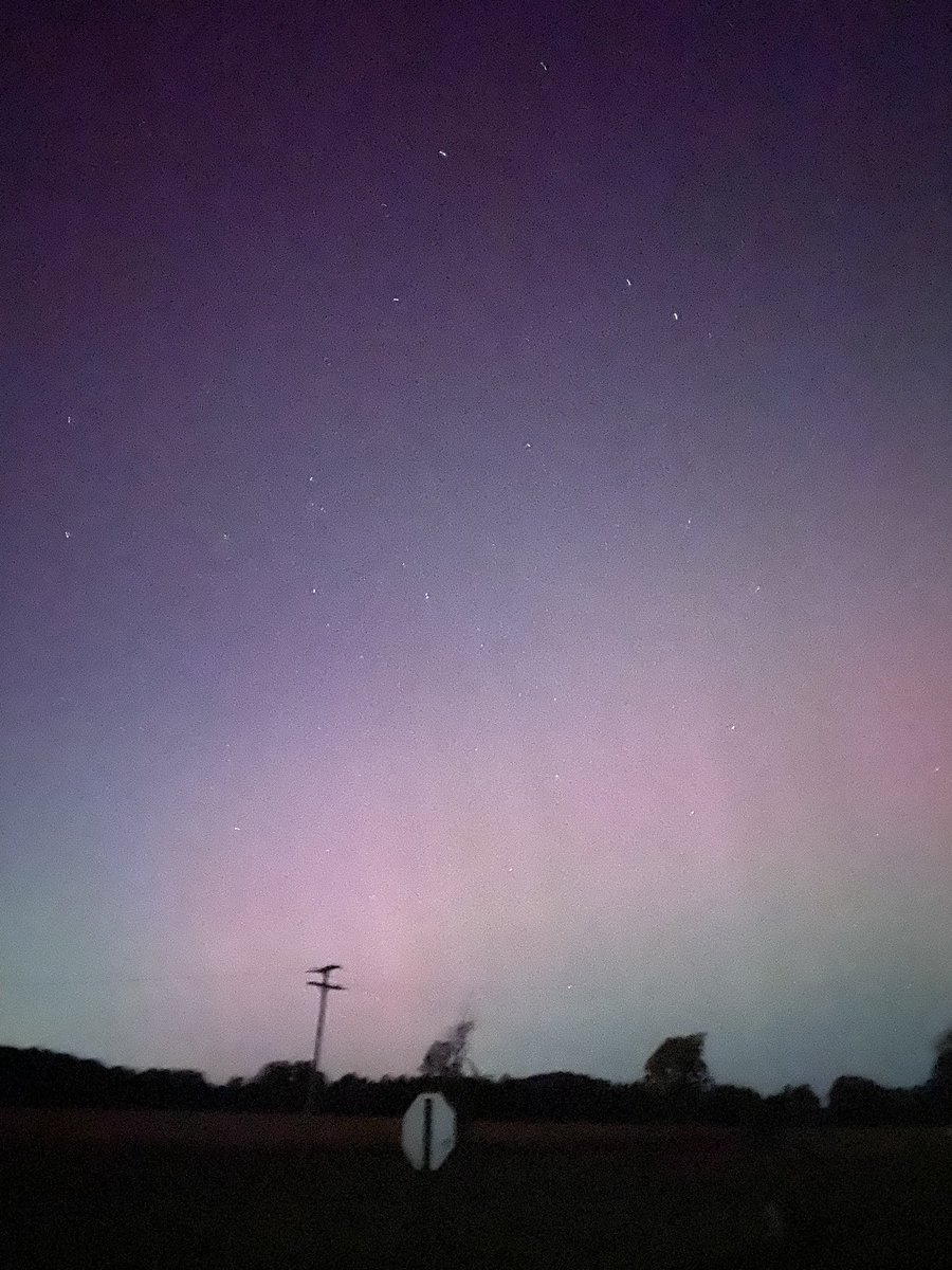 Cash810_'s tweet photo. Northern Lights in Michigan https://t.co/nojFKuqKWe
