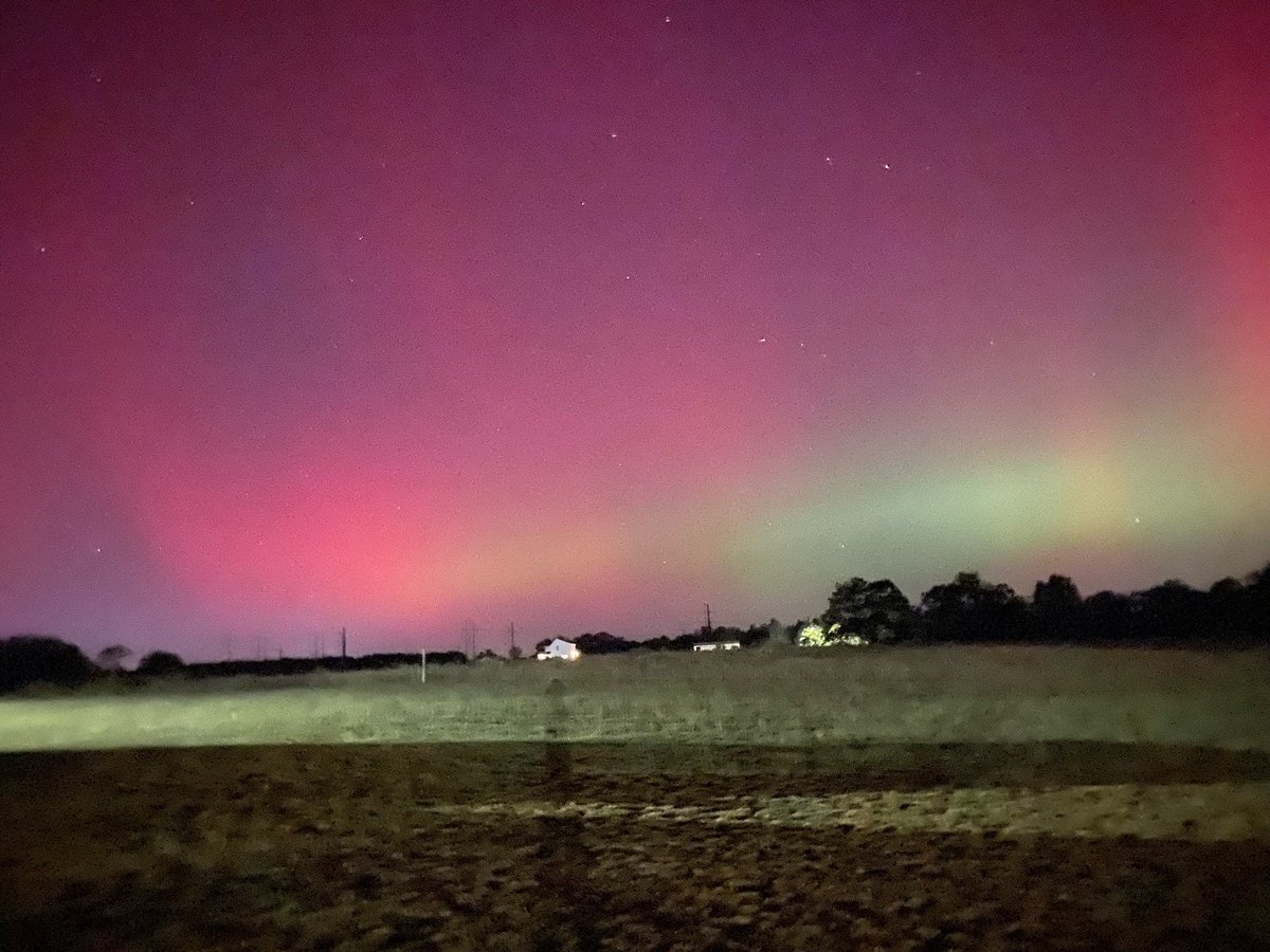 BuckiJack's tweet image. #Auroraborealis Well, I’m checking this one off the bucket list tonight! 
#AikenSC