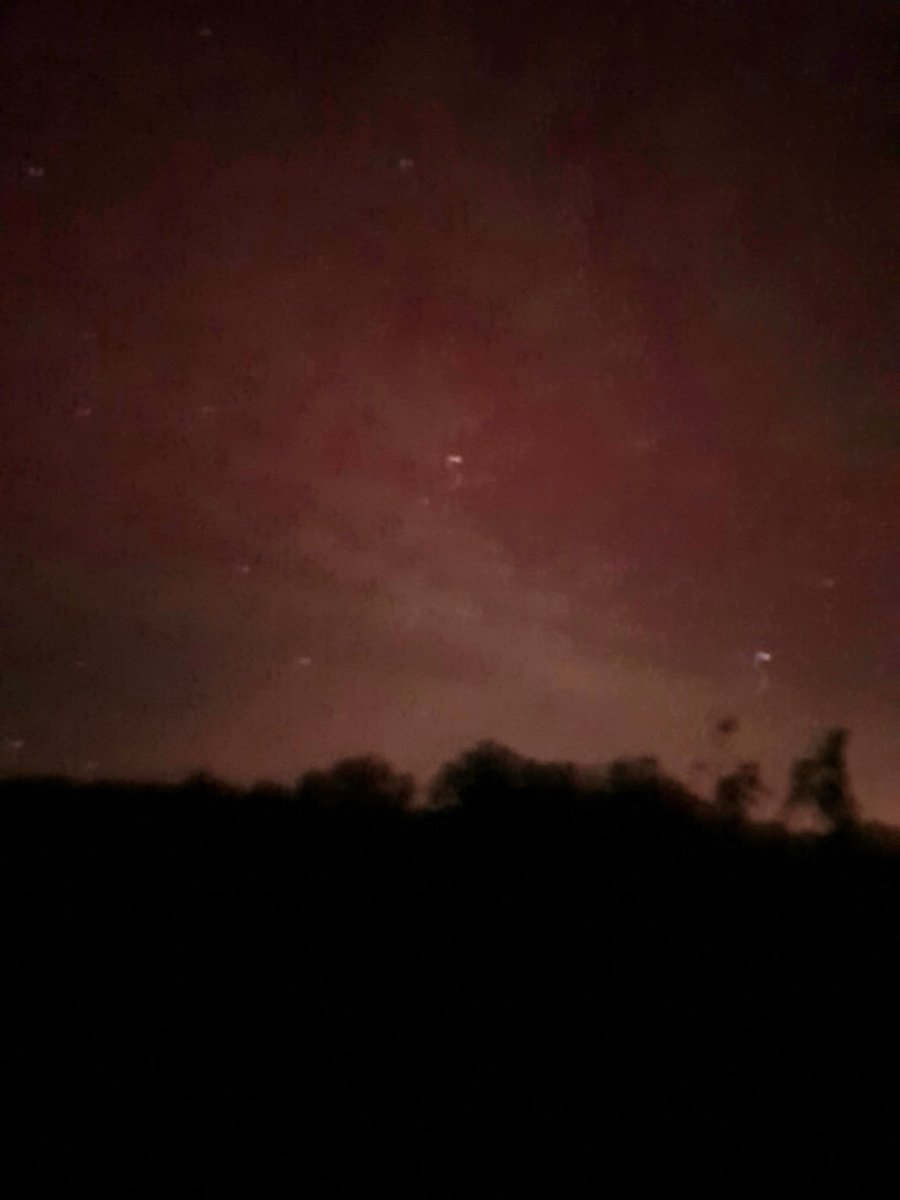 uneparmidautres's tweet image. Aurores boréales suite.
4h00 du matin.
#comminges