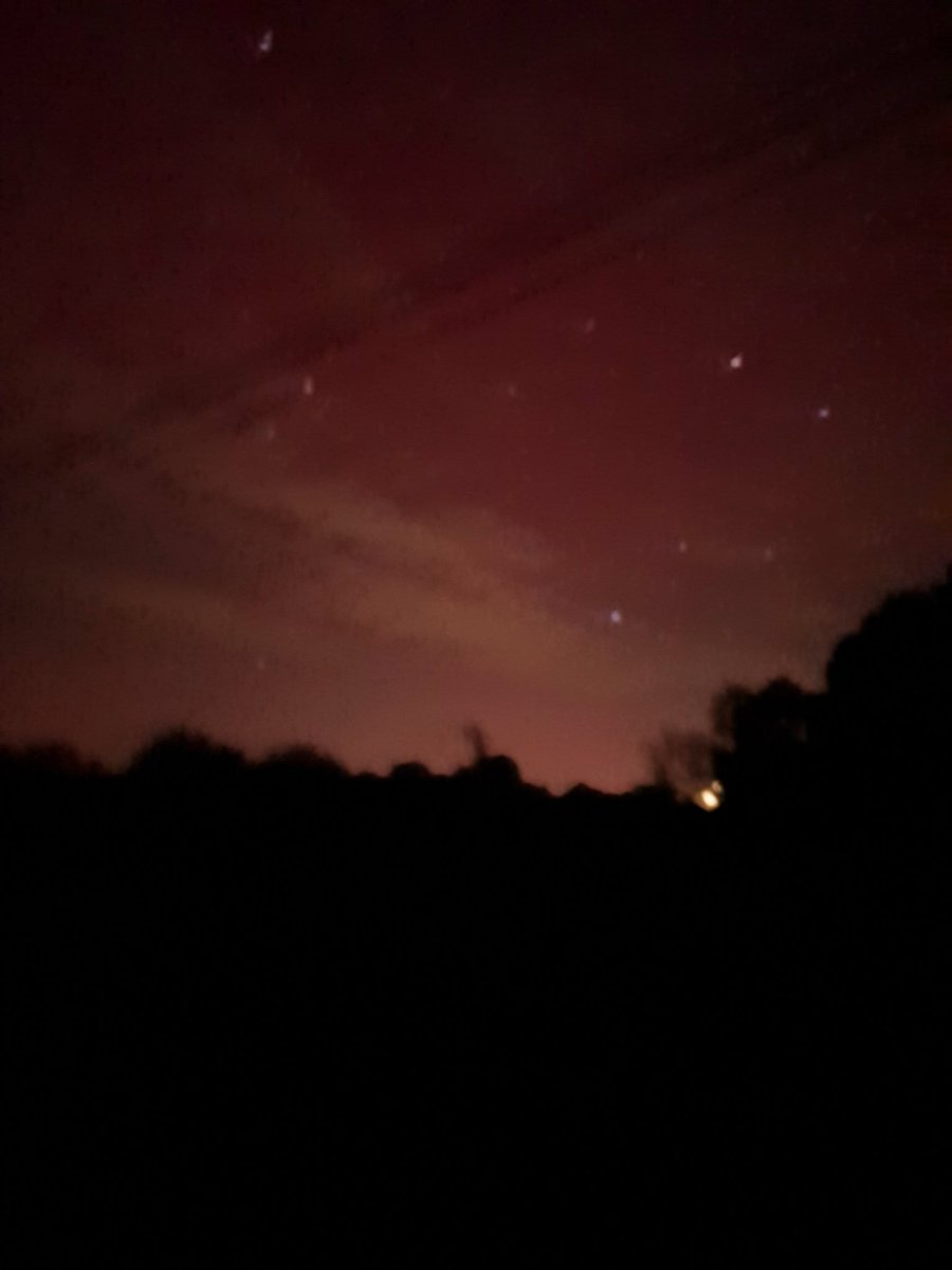 uneparmidautres's tweet image. Aurores boréales suite.
4h00 du matin.
#comminges