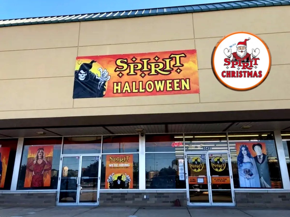 MobDaygo's tweet photo. Spirit Halloween Will Be Turning into Spirit Christmas After Halloween 👀🔥 https://t.co/EslLPiJBJC