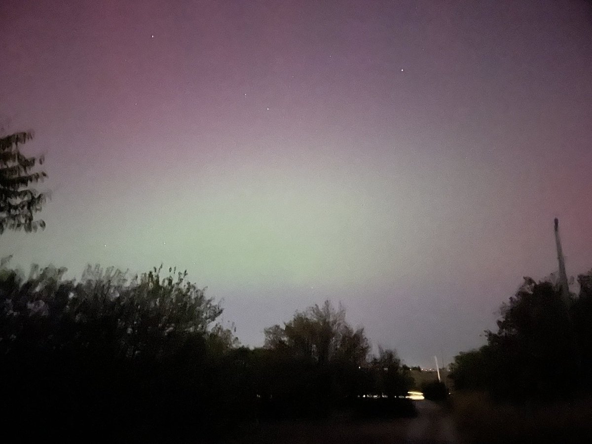 OK_G8R's tweet image. Aurora borealis in Deer Creek / Edmond, Oklahoma.