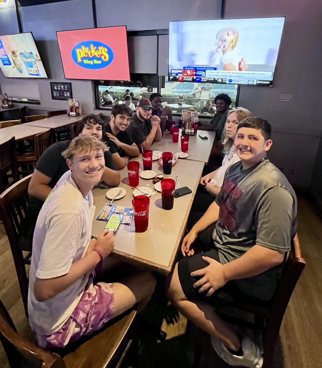 4th Annual Bye Week MOB Dinner!

Great night getting to have a meal together with the guys. This group comes to work every single day, optimistic and ready to get after it, no matter the circumstance. Love these guys! 

#MOB