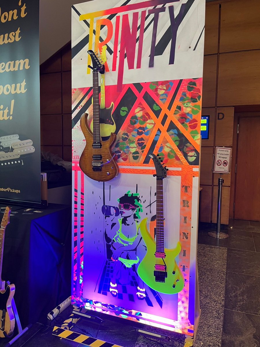 Soundhouse_jp's tweet photo. 【Guitar Summit 2024🎸】
いろいろなギター/ベースのブースをまわりました!!🏃
#GuitarSummit #サウンドハウス #ギター #ベース https://t.co/SPOOtQYAYk