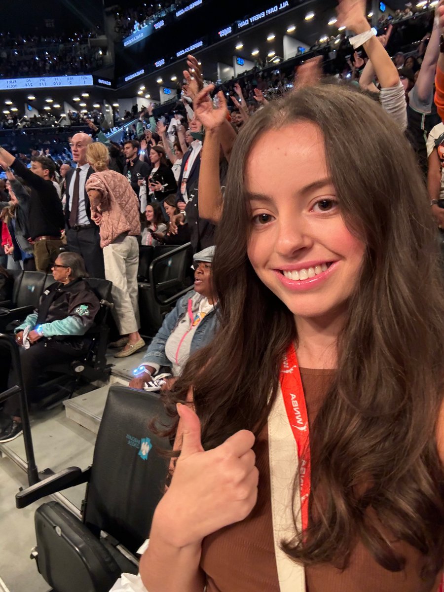 Molly Morrison tweet media