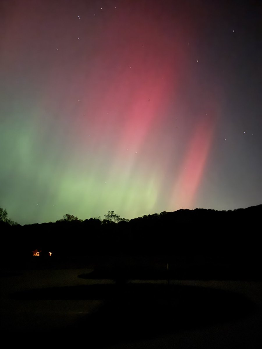 Perfect ending to a birthday to get to see the Northern Lights from Ledges. #iawx #northernlights