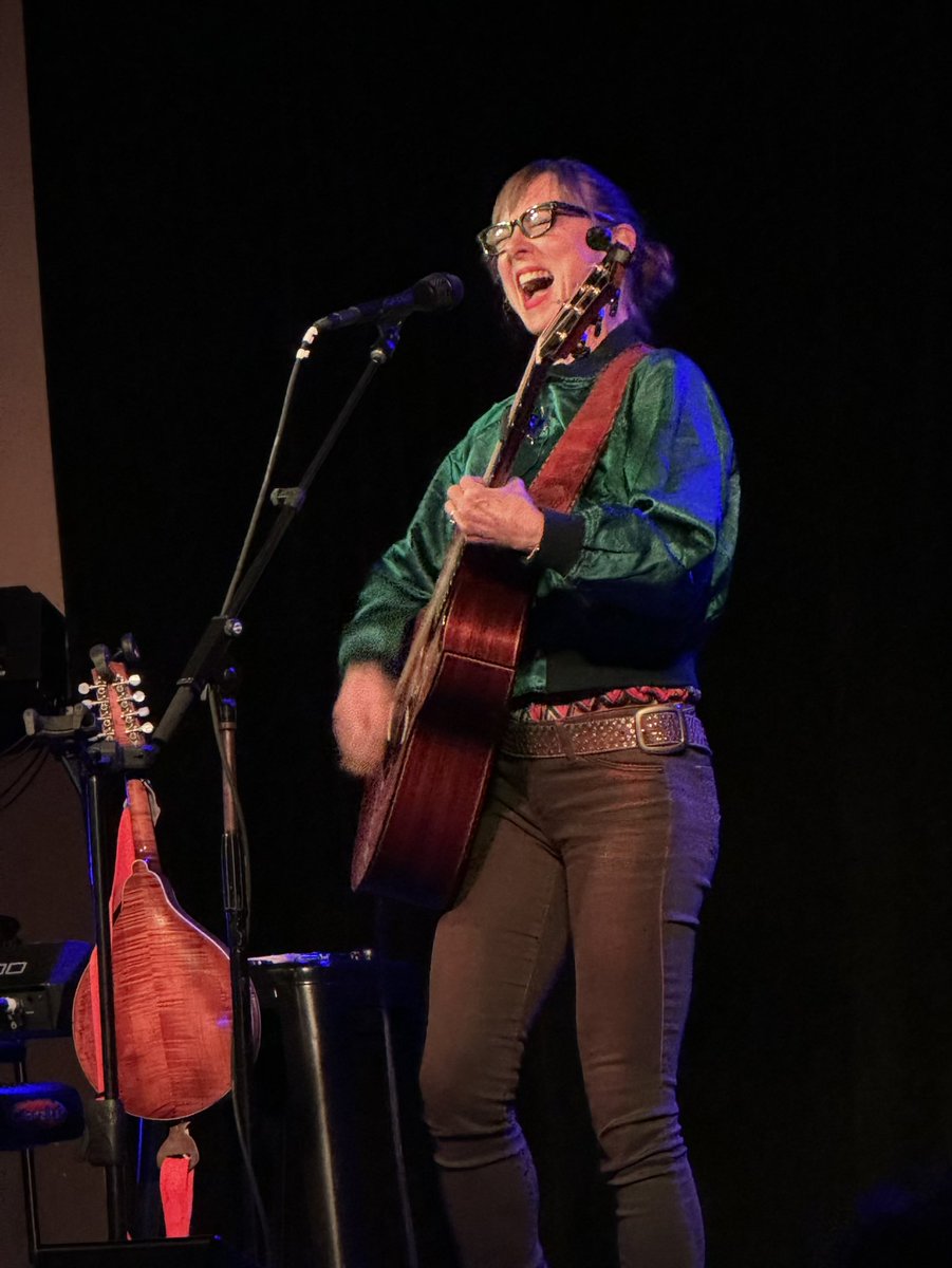 Had a pretty great time with <a href="/jonathabrooke/">Jonatha Brooke 🌈</a> tonight at 3rd &amp; Lindsley.