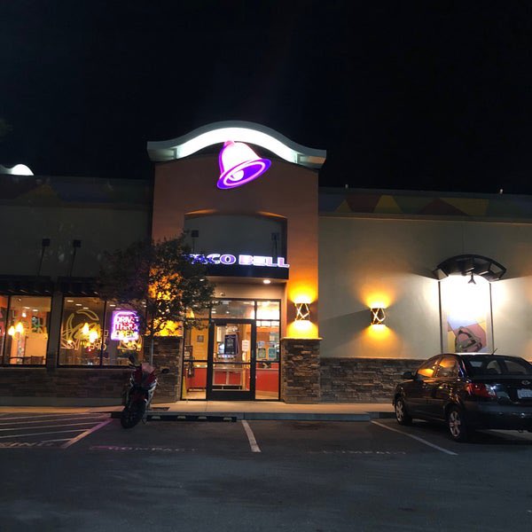 FilledwithUrine's tweet image. the northern lights are breathtaking