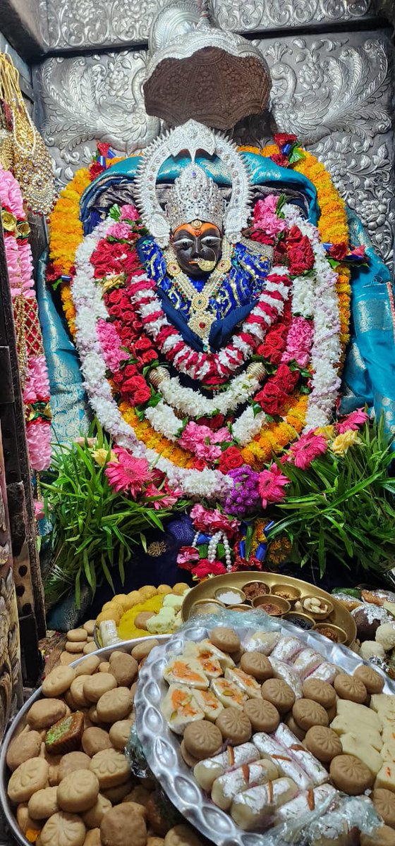 .....जगज्जननी माँ दुर्गा की नवम स्वरूप, सर्वसिद्धियां प्रदान करने वाली माँ सिद्धिदात्री से यही प्रार्थना है कि उनकी कृपा संपूर्ण सृष्टि पर बनी रहे, हर घर धन-धान्य से परिपूर्ण हो......🙏❤️

जय माँ सिद्धिदात्री!
जय माँ शारदा!
जय माई की🚩🚩