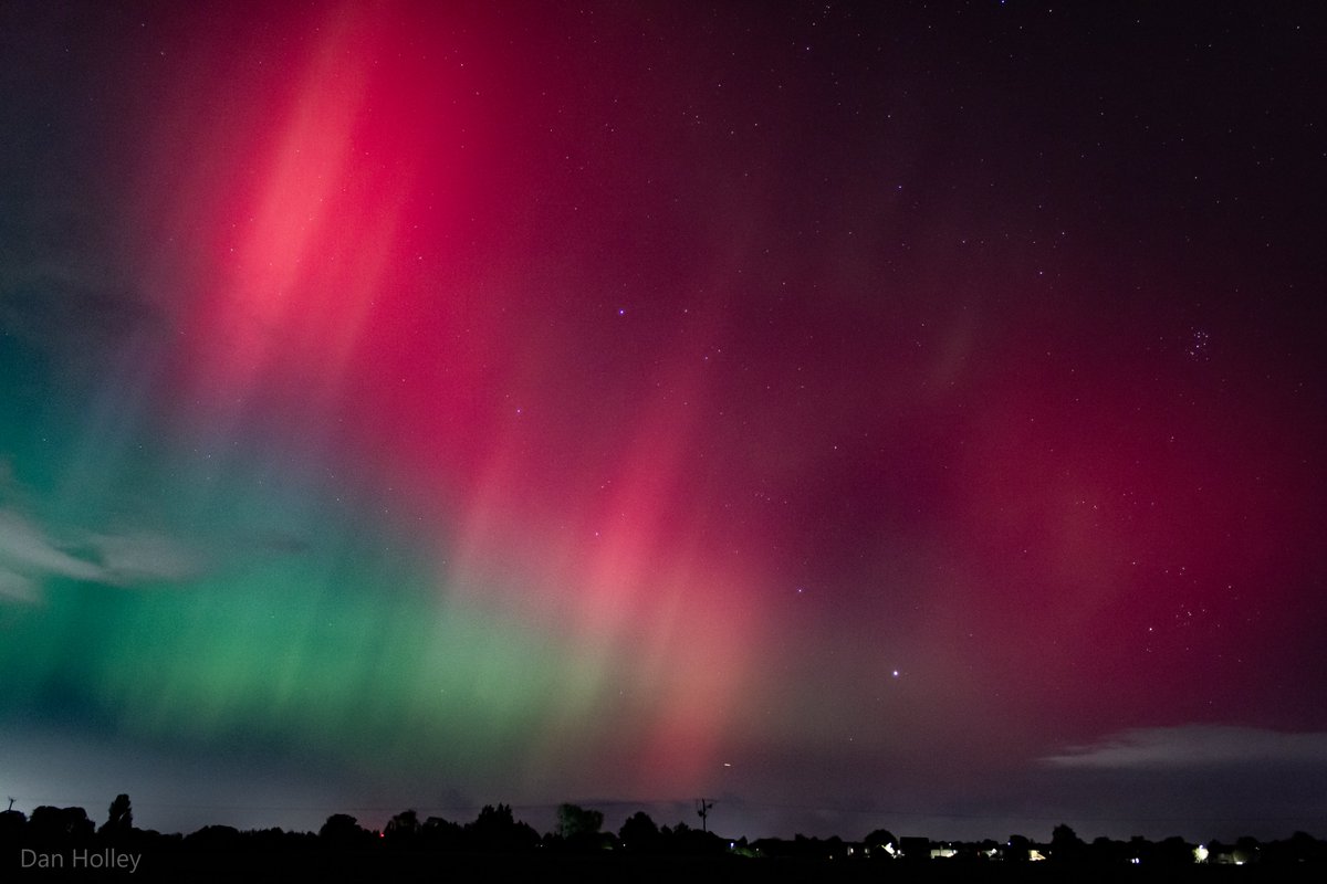 A palette of colour in the sky whilst south Norfolk sleeps... ✨ #aurora