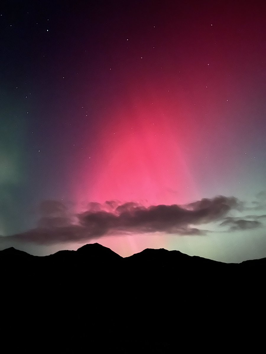 Stunning views of aurora borealis over Mount Snowdon (Yr Wyddfa) tonight