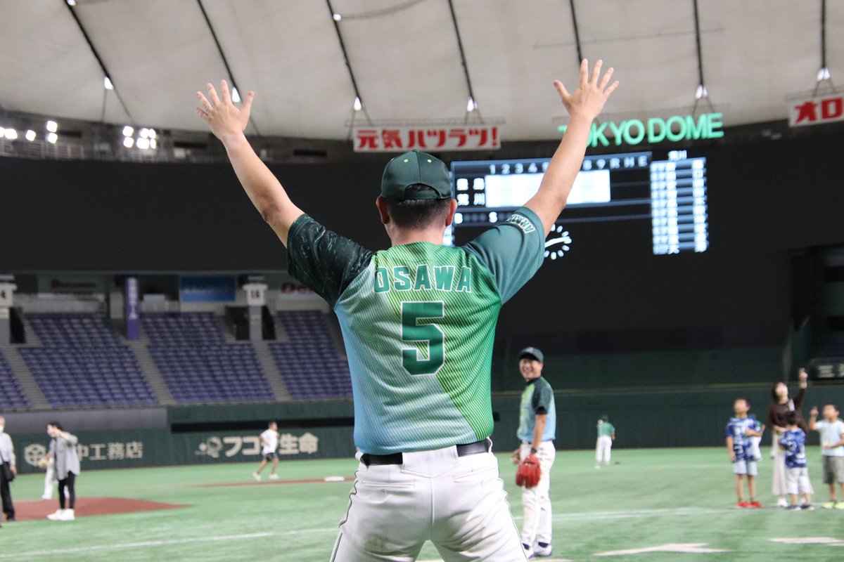 先月の税理士会城北ブロック野球大会で東京ドームデビューしました！
還暦プレイヤーもいるのでまだまだ頑張らないと！