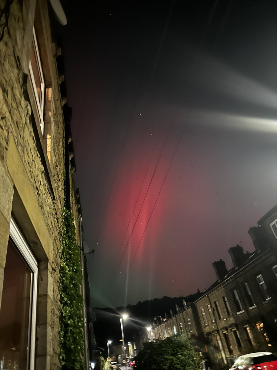 A surprise visit from the northern lights in West Yorkshire