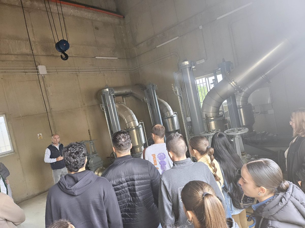 EPCC_Unex's tweet photo. 🤩 Nuestros estudiantes de Ing. Civil realizaron una visita técnica a las presas de Sierra Brava, Alcollarín y Cancho del Fresno.
Una experiencia formativa clave para su desarrollo profesional. Agradecemos a la @CH_Guadiana y a #Matinsa por su valiosa colaboración y apoyo. https://t.co/hygx812bUM