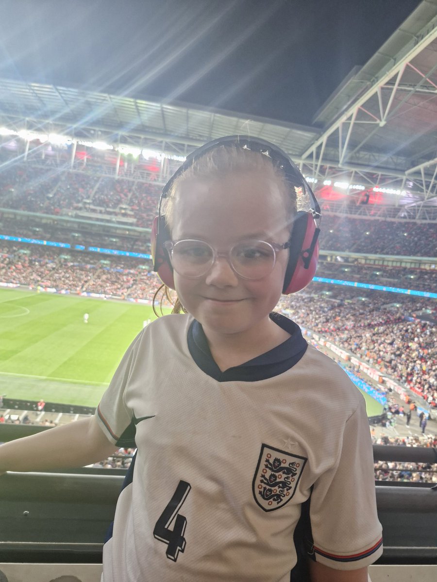 krissy_1989's tweet photo. "It's like watching Charlton with richer players Mum" #England #CAFC https://t.co/5kiXfb6nfN