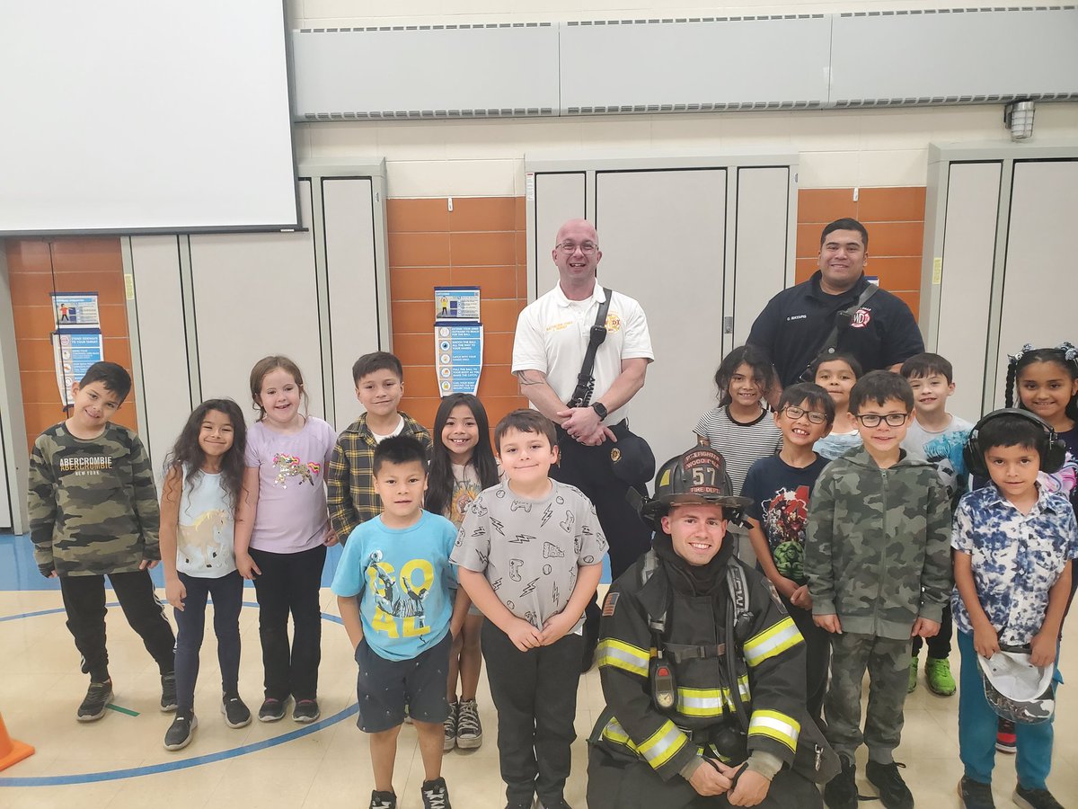 ngarciawd7's tweet photo. Fire Prevention Assembly @OB_Foxes #wdsd7 https://t.co/X3SJmiYab9