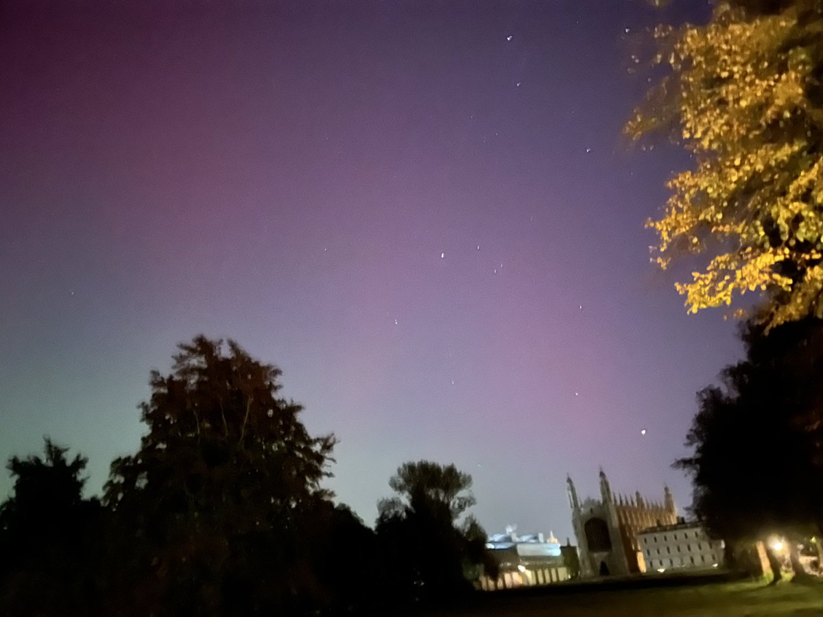 MarksteinerE's tweet photo. @bwhitecambs @aurorawatchuk After choir practice- Magdalene bridge, Clare bridge, from the backs, finally near Newnham https://t.co/hSebnWIJEg